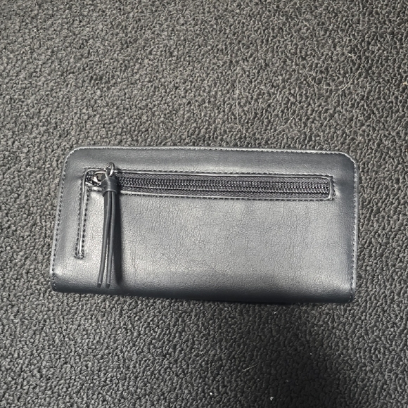 Simply Vera Vera Wang Black Leather Wallet - Picture 2 of 6